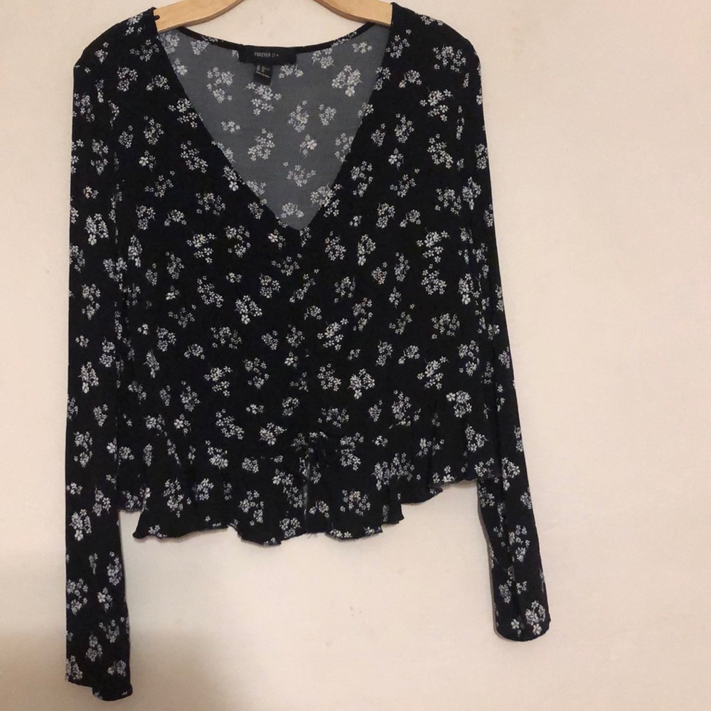 Forever 21 Shirt 🖤